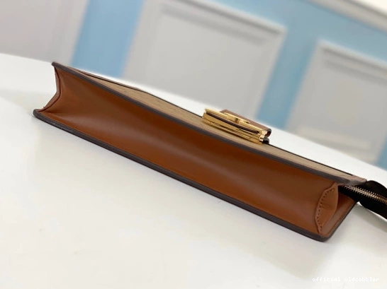 Official oldcobbler CHANELUTCH LOUIS VUITTON 0711